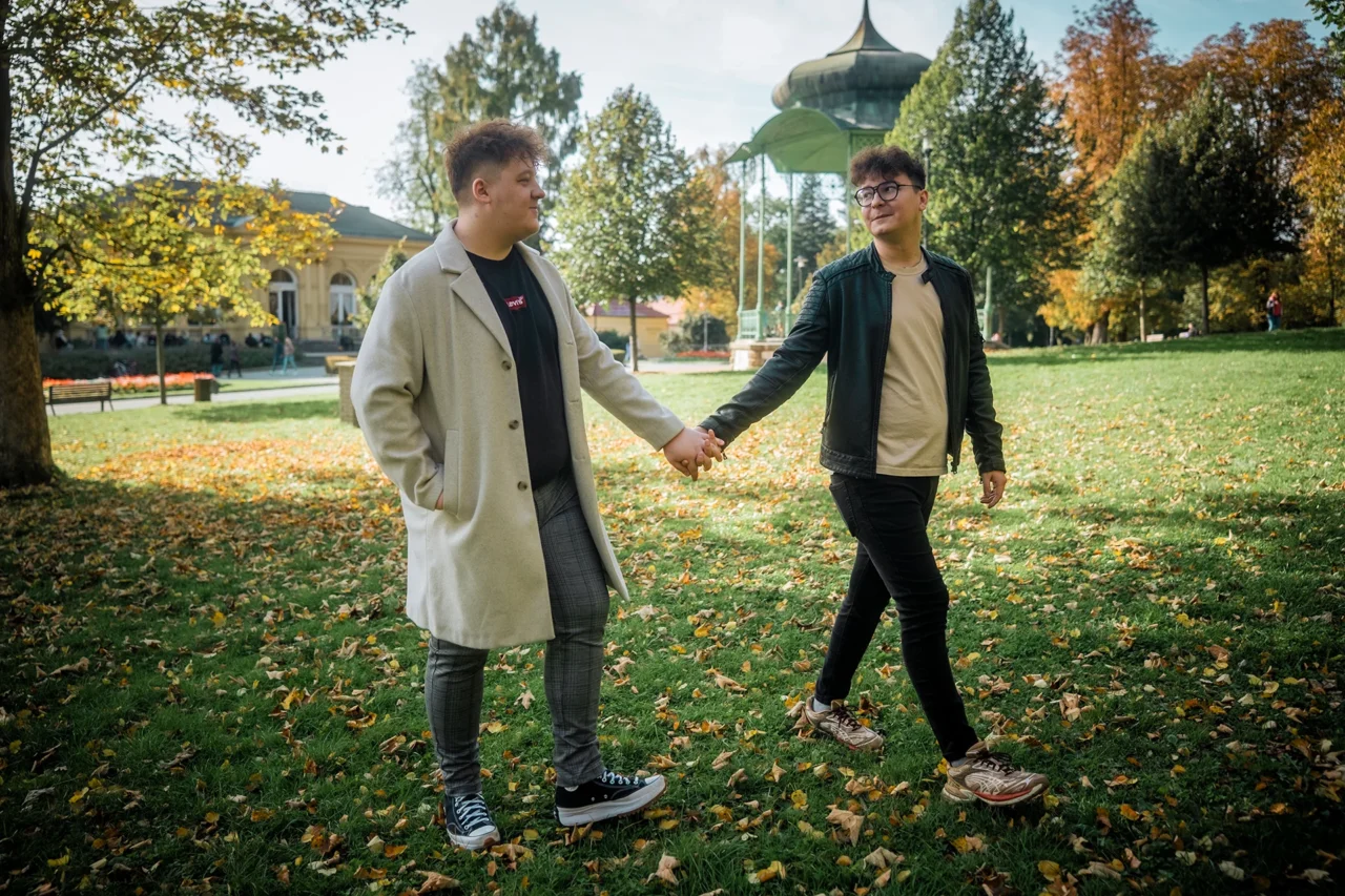 procházka zamilovaného páru