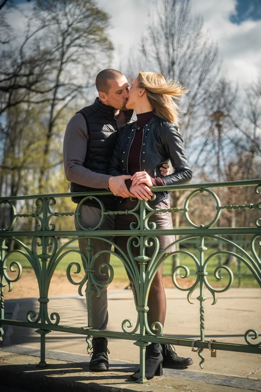 polibek v parku v Olomo