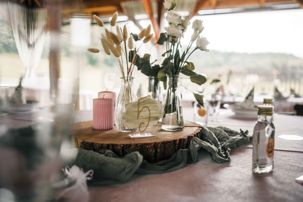 Stolování na svatbě