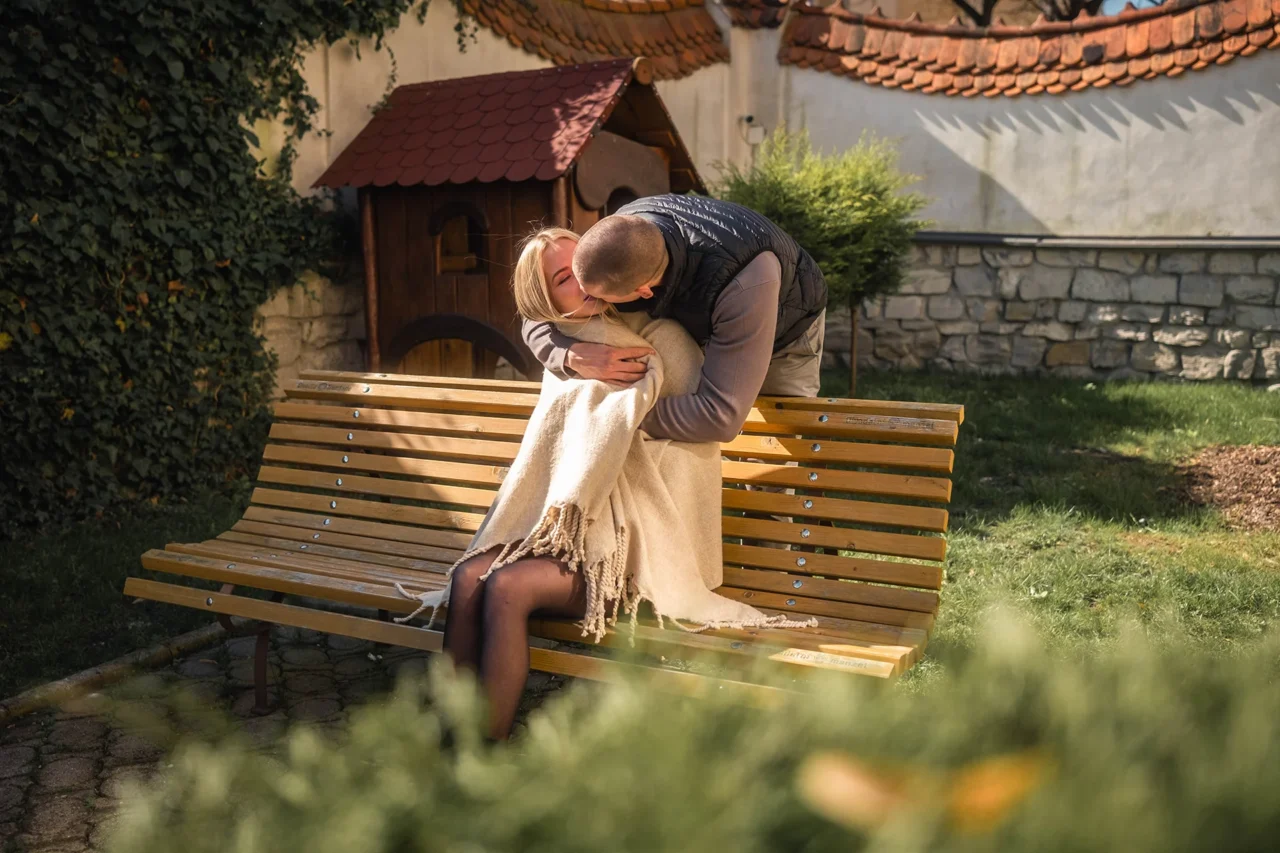 zamilovaný pár v kavárně Kafec